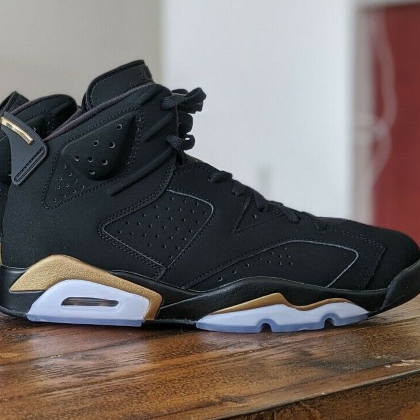 Jordan 6 black deals gold
