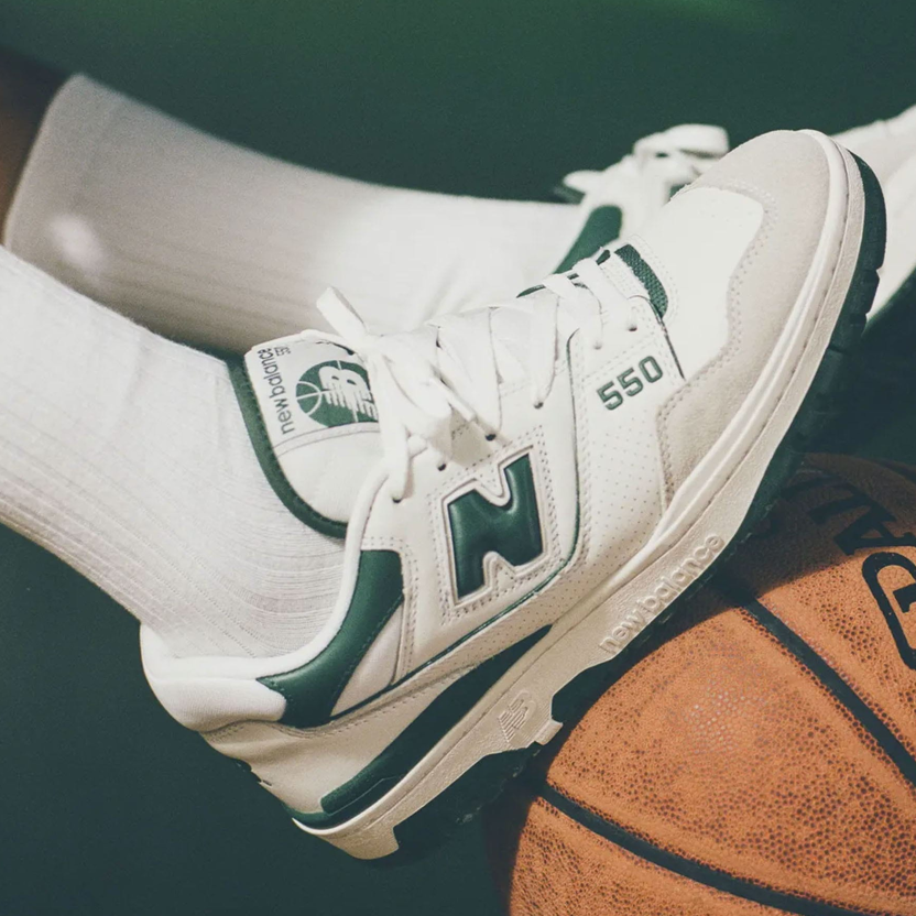 new-balance-550-white-green-2022-bb550wt11-07-1