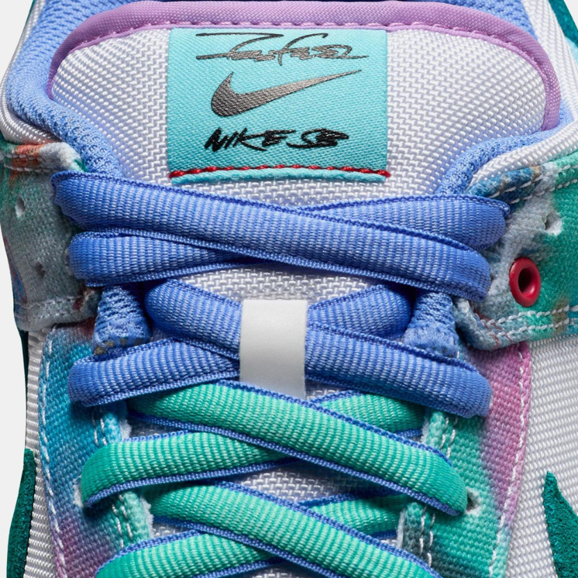 nike-dunk-low-sb-x-futura-laboratories-bleached-aqua-hf6061-400-McKickz-07-9