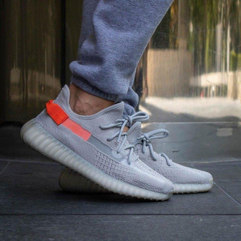    adidas-yeezy-350-v2-tail-light-fx9017-McKickz-06-1