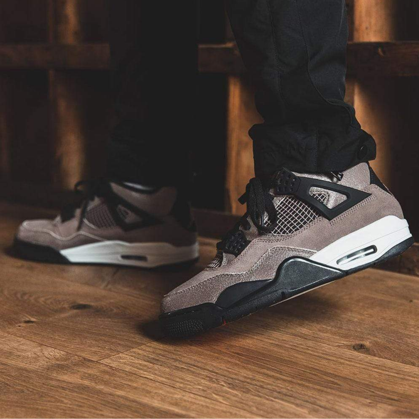 4 retro jordans deals