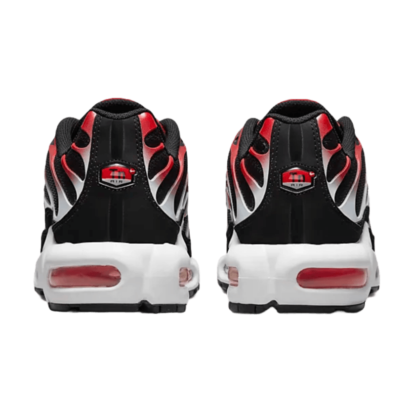 Air max plus sales university red and black
